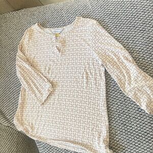 Liz Claiborne Cream and Taupe Geometric Short Sleeve Top